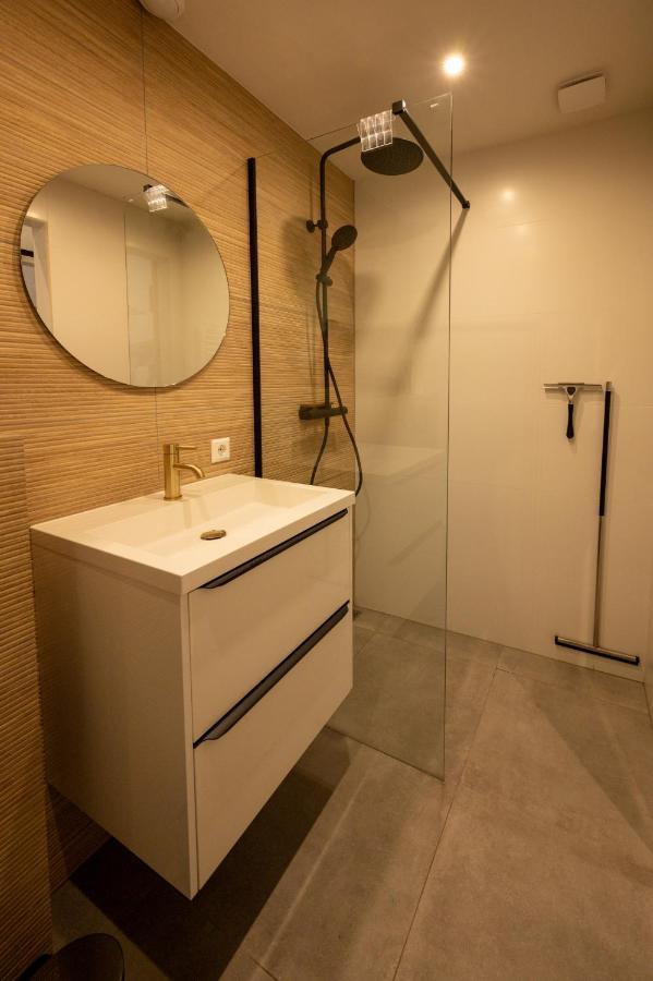 Zen-Bungalow No 4 Met Sauna En Hottub Rheezerveen Exterior photo